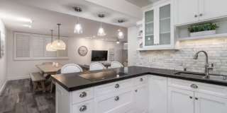 THE BAYSIDE Gallery 4