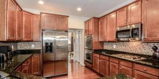 3321 EAGLE RIDGE Drive Gallery 10