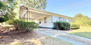 2 Bedroom Stokesdale Home with Fenced Yard Near Carolina Marina Gallery 1