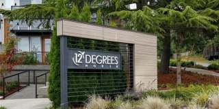 Modern 2-bed, 2-bath Townhome in Shoreline. Gallery 25