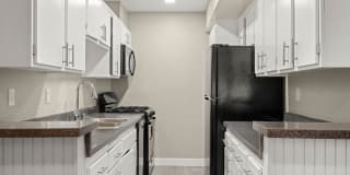 Tahquitz Court Gallery 13