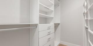 807 N Detroit St Gallery 21