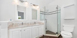 4960 CLARENDON Terrace Gallery 39