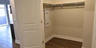 3833 N Broadway Gallery 271