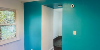 2 bed, 2 bath in LOSO. Gallery 10