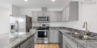 Beautiful New 3 Bedroom Townhome Gallery 10