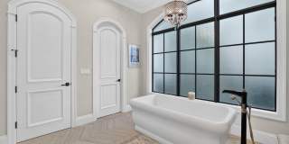 2425 Delmar Place Gallery 28