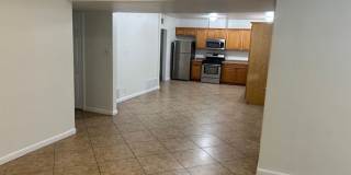 Spacious 3 Bedroom + Den Near Phoenix Country Club Gallery 4