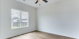 Beautiful Five Bedroom, Two Bathroom Gallery 12