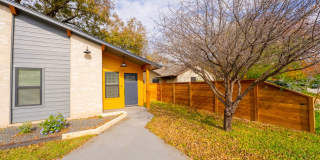 Modern Elegance in Vibrant East Austin: Chic Duplex with Stylish Upgrades, Private Oasis, Prime Location! Gallery 3
