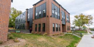 Forest Ave - Luxury Off-Campus Housing! Gallery 11