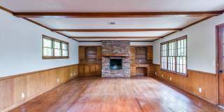 Beautiful updated home in The Village - 2 bed 1 bath Gallery 31