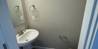 3bd/2.25ba Lake Forest Park Townhome Gallery 13