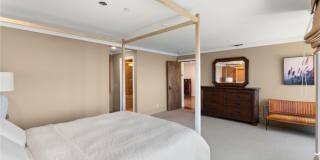 4 Le Conte Gallery 42