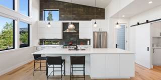 Fully Furnished 4-Bedroom Tetherow Home | Hot Tub + Home Services Included Gallery 27