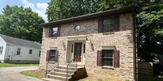 418 Lyndon Ln Gallery 1