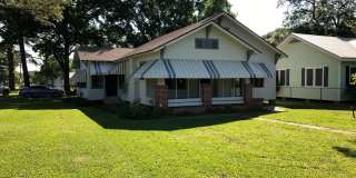 Nice 2 Bed Home on Large Corner Lot Centrally Located in Breaux Bridge Gallery 1