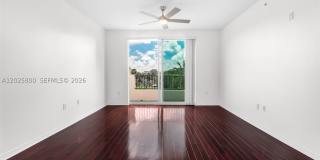 2421 NE 65th St Gallery 26