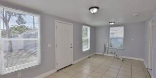 Exquisite Remodeled Retreat: 4 Bed, 1 Bath Gem in St. Petersburg Gallery 26