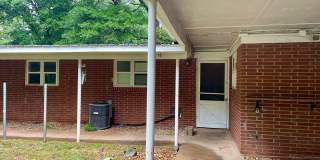 Spacious 2BR/1BA apartment off South Milledge Ave! Gallery 1