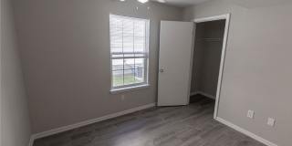 Northern Spacious 4 BDR Duplex Gallery 15