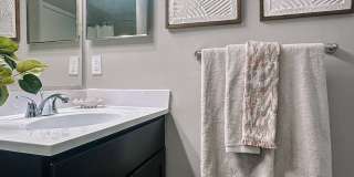 Hampton Center Gallery 15