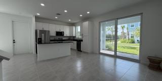 4402 Longwood Lake Square Gallery 8
