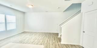 BEAUTIFUL 3 Bedroom Paired Home minutes from I-77 and I-40 - SPRING SPECIAL Gallery 6