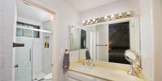 5711 Owensmouth Gallery 12