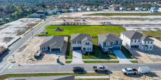 Like-New Ashton Woods Spacious 5BR 4BA, Prime Location Near I-4! Gallery 38