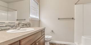 3 Bedroom/2.5 Bath With Fenced Backyard, W/D Included, and AC! 3 Bedroom/2.5 Bath With Fenced Backyard, W/D Included, and AC! Gallery 14