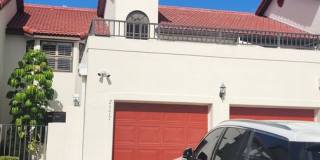 Townhouse Gallery 1