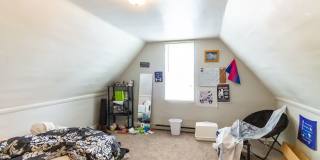 PRELEASING for AUGUST! Close to Campus Gallery 5