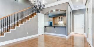 LUXURY 3-BEDROOM TOWNHOME IN ALAMO HEIGHTS Gallery 10