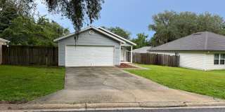 Home with Open Floorplan Gallery 1