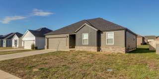 Modern 3 Bed / 2 Bath Home Gallery 1