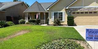 Beautiful 4 Bed 2 Bath Home in North West Visalia off Akers & Riggin! Beautiful 4 Bed 2 Bath Home in North West Visalia off Akers & Riggin! Gallery 1
