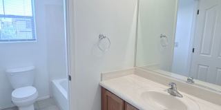4 bed/3bath in desirable Paseo Del Rio Community Gallery 30