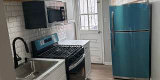 Beautiful 3 Bedroom 2 bath Townhome Conveniently Located and updated Gallery 20