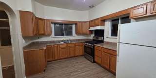 Updated 2 bedroom 1 bath house! Gallery 1