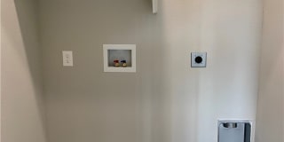 400 Red Robin Street Gallery 14