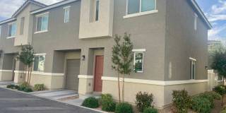 3 bed 2 bath 2 car garage Townhome "On the Strip" South Las Vegas Blvd Gallery 31