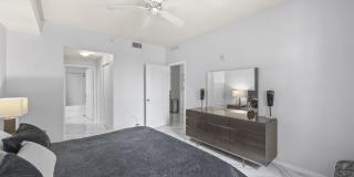 250 NE 3rd Avenue Gallery 12