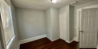 Wonderful Bungalow Just Renovated! Gallery 15