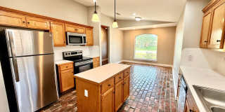 3 Bed, 2 Bath Home with Large Backyard in Fairmont Subdivision 3 Bed, 2 Bath Home with Large Backyard in Fairmont Subdivision Gallery 13