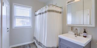 Cozy 1 Bedroom Bungalow!! Gallery 22