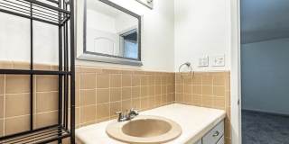 Centrally Located 3 bedroom 2 bathroom house! Gallery 21