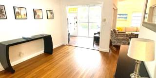 1403 Southeast 2nd Street - Front Gallery 6