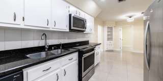 3730 NE 13th Terrace Gallery 9