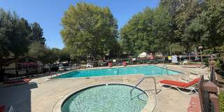 Beautiful 3-Bedroom Condo in Chatsworth! Gallery 24